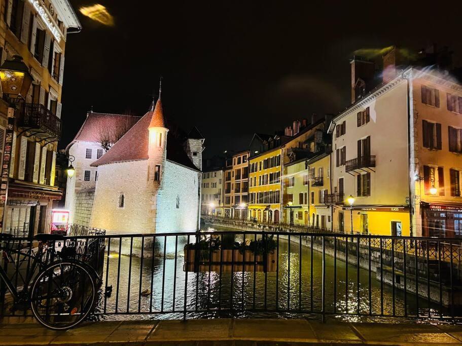 Appartement Moderne Vieille Ville Parking Gratuit 阿讷西 外观 照片