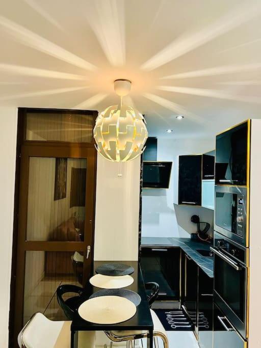 Appartement Moderne Vieille Ville Parking Gratuit 阿讷西 外观 照片